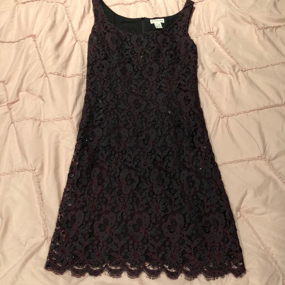 Ann Taylor size 4 Black/Red Lace Dress